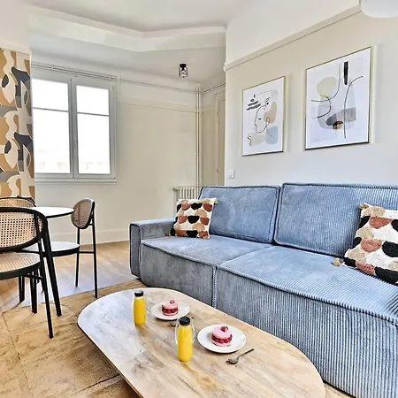 Moderne Et Colore Apartment *