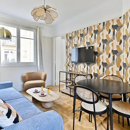 Moderne Et Colore Apartment *