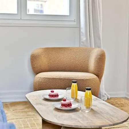 Moderne Et Colore Apartment *