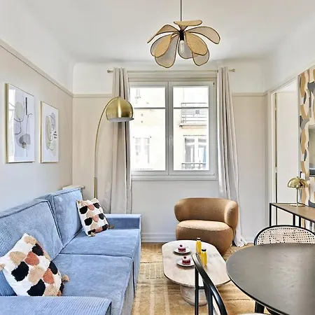 Moderne Et Colore Apartment